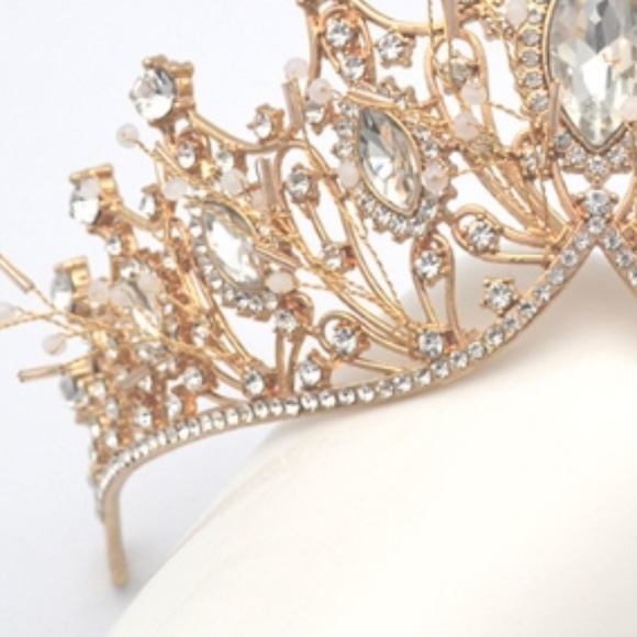 Wedding Crown Tiara - Picture 4 of 16